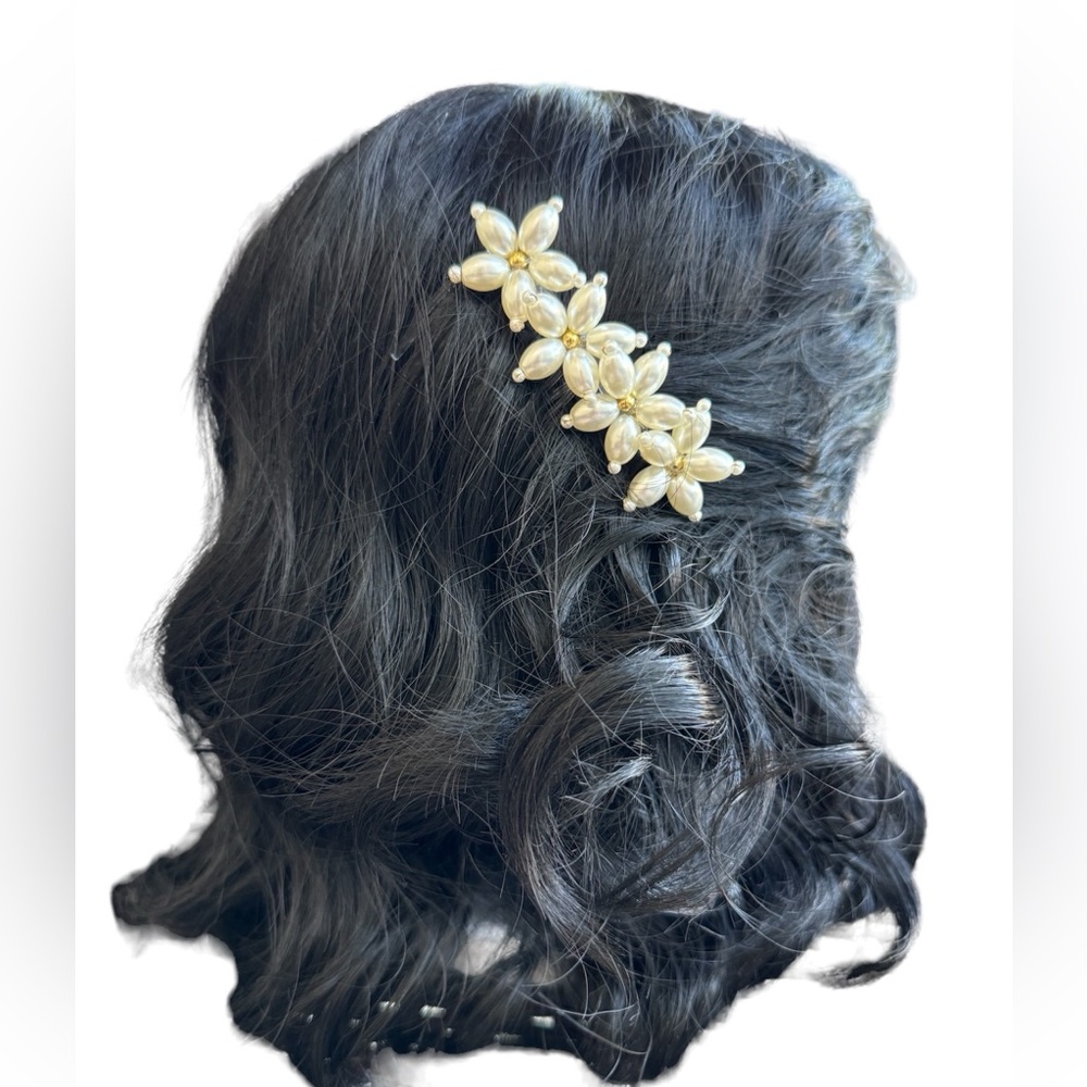 Set of 2 New Handmade Bridal flower girl hair Combs